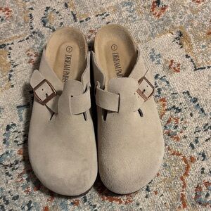 Worn Once Dream Pairs Light Tan Suede Boston Clog Mules